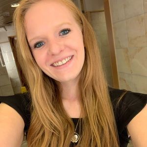 Meet your Posher, Alyssa